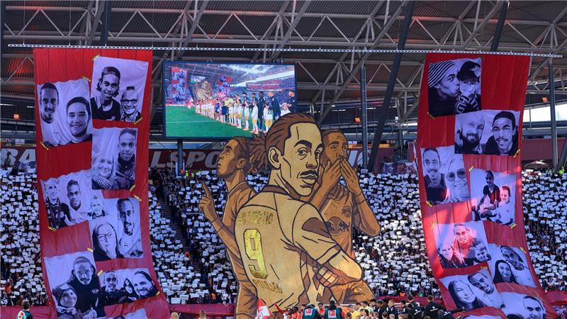 Die Leipziger Fans bedanken sich im Rahmen des Hinrundenspiels gegen den HSV mit einer Choreografie bei Ex-Spieler Yussuf Poulsen. (Archivbild)