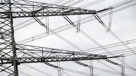 Die Leitung für Strom, die derzeit durch Dollern verläuft, soll bis 2033 durch eine leistungsstärkere Anlage ersetzt werden.