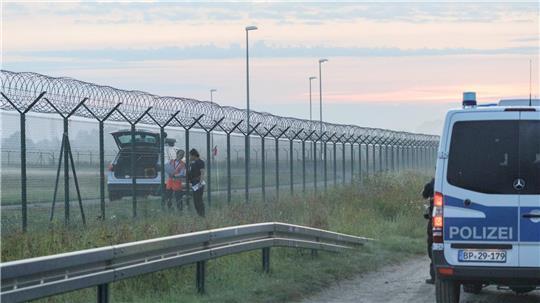 Die Letzte Generation soll für eine Störung des Flugbetriebs am BER verantwortlich sein. (Archivbild)