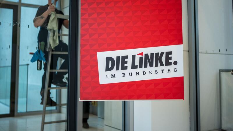 Ende nach 18 Jahren: Die Linksfraktion löst sich auf Die Linke im Bundestag verliert ihren Fraktionsstatus. Der bisherige Fraktionssaal im Reichstagsgebäude ist schon geräumt.