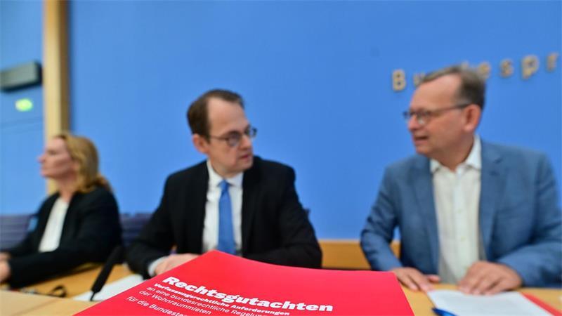 Die Linke plädierte bei einer Pressekonferenz in Berlin für einen Mietendeckel. 