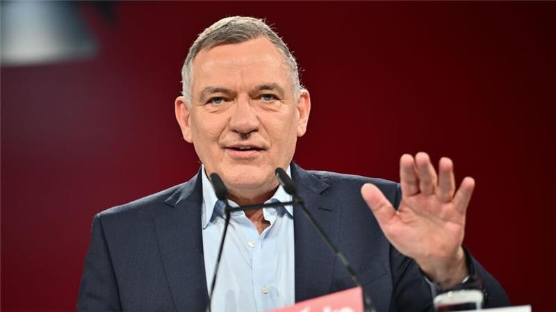 Linke will Vermögen von Milliardären halbieren Die Linke präsentiert kurz vor der Bundestagswahl neue Steuerpläne. (Archivbild)