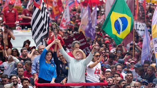 Die Linken-Ikone Lula gewann die Präsidentenwahl.