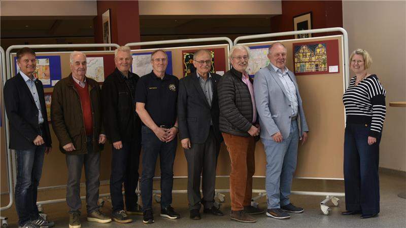 Die Lions vom Club Buxtehude (links) haben sich für ein Motiv entschieden.