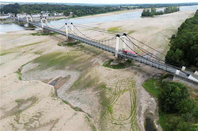 Die Loire in Saint-Georges-sur-Loire, Westfrankreich: Im August war das Flussbett ausgetrocknet.