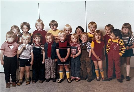 Die Lütten im Spielkreis Düdenbüttel 1974.