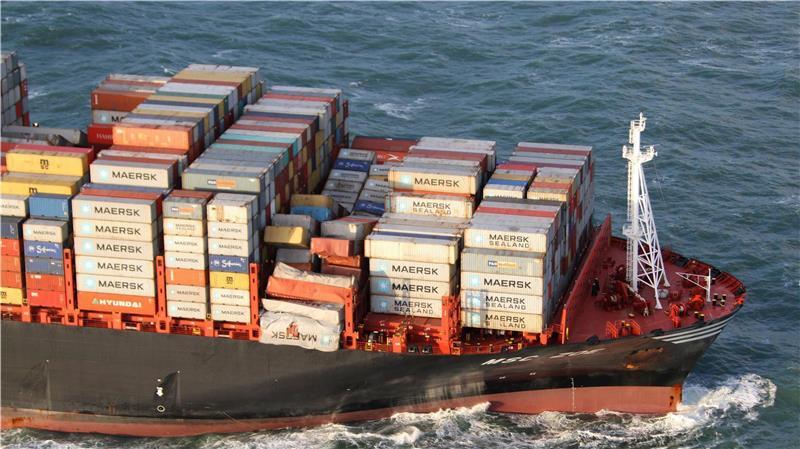 Wenn Frachter Ladung verlieren: Die schwierige Suche nach Containern Die „MSC Zoe“ ist in der Nordsee unterwegs und hat durch den Sturm auf dem Weg nach Bremerhaven Ladung in der Nordsee verloren. Vor sechs Jahren ereignete sich das spektakuläre Unglück. Forscher der Hochschule Jade in Elsfleth haben Lösungen gefunden, die Folgen solcher Havarien in Grenzen zu halten.