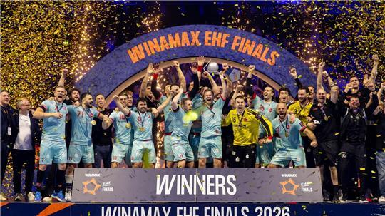 Die MT Melsungen feiert den Titel in der European League.