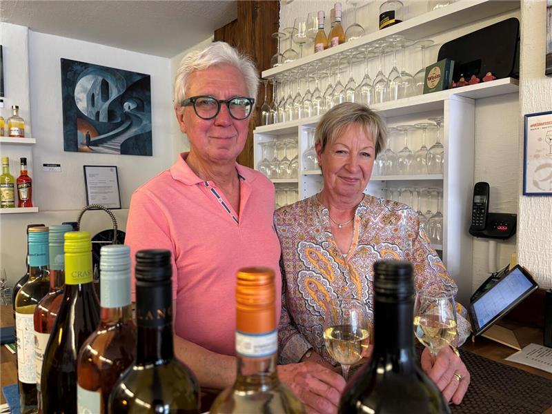 Kulinarik statt Kindermode: Weinwirtschaft übernimmt Kids only in Stade Die Malbergs haben lange im Rheingau gelebt, bevor sie 1996 nach Stade zogen. Bevor sie die Weinwirtschaft in der Großen Schmiedestraße öffneten, betrieben sie 2019 für kurze Zeit die Mabelle-Weinbar in der Salzstraße und bewirteten Gäste während der Coronazeit in Ottenbeck.