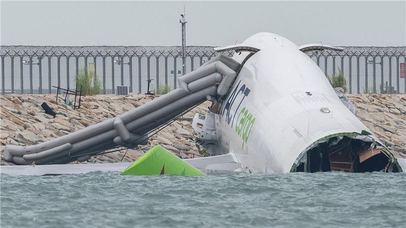 Die Maschine kam aus Dubai. 