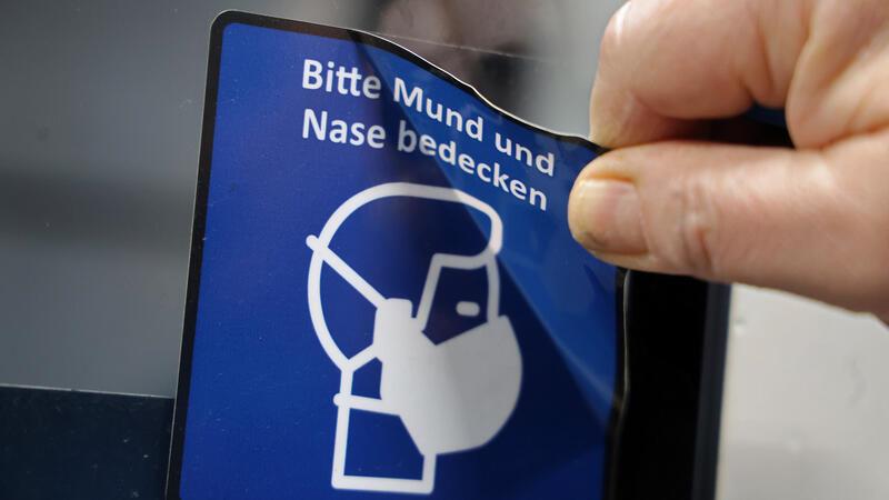 Die Maskenpflicht in den Elbe Klinken wird wieder aufgehoben, allerdings nur im Buxtehuder Krankenhaus. Foto: Bernd Wüstneck/dpa