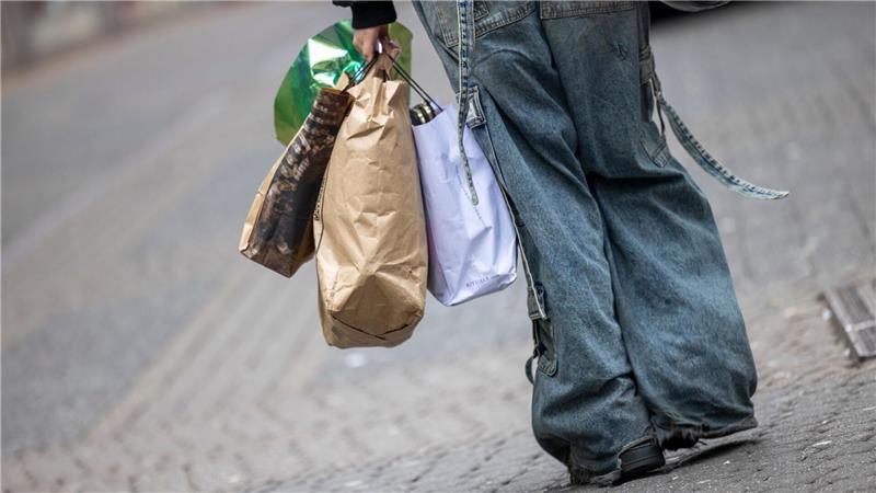 Verbraucher zurückhaltend: Angst vor Jobverlust wächst Die Menschen in Deutschland scheuen zurzeit eher größere Anschaffungen, weil sie sich Sorgen um ihren Job machen. (Symbolbild)