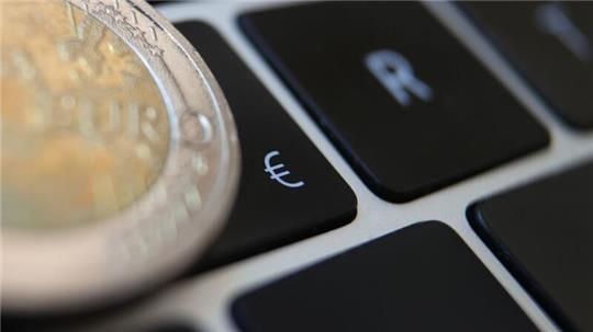 „Die Menschen werden nach jetziger Planung frühestens im Jahr 2028 zum ersten Mal mit dem digitalen Euro bezahlen können.“