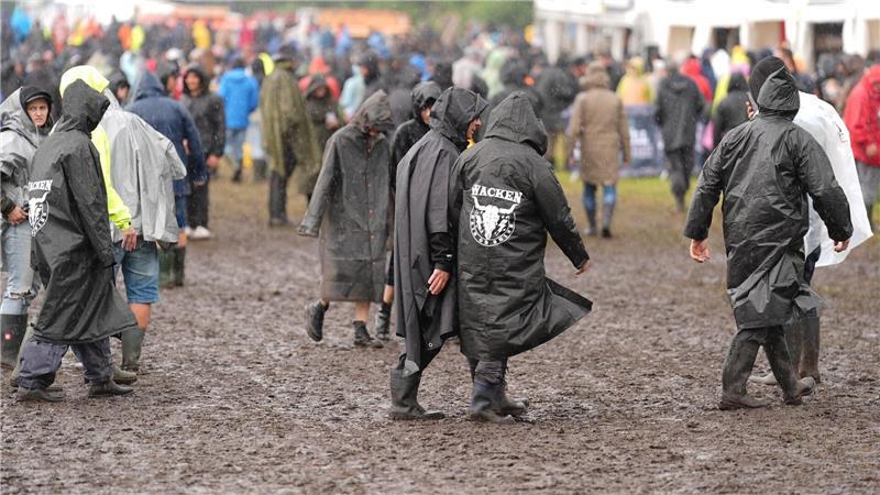 Wacken: Regen, Schlamm und gute Laune Die Metalfans wurden beim Wacken Open Air von Matsch empfangen.