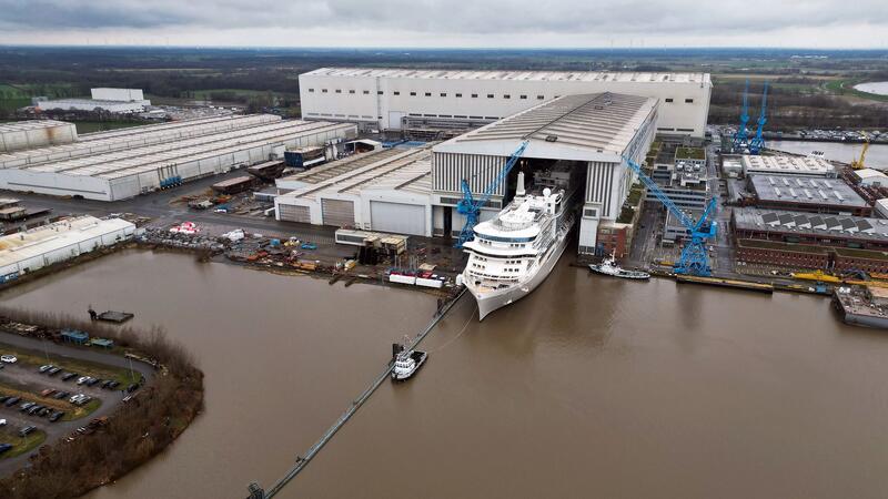 Erste Nachfragen wegen Jobabbau bei Meyer Werft Die Meyer Werft will mit einem Freiwillgenprogramm Stellen abbauen - es gibt bereits erste Nachfragen. (Archivfoto)