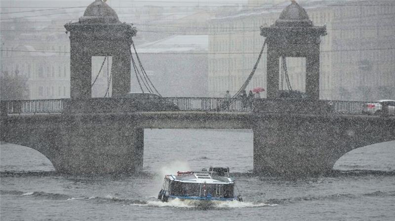 Russischer Ex-Polizist gesteht Mord an einem Journalisten Die Millionenmetropole St. Petersburg galt lange als eine der Hauptstädte des Verbrechens in Russland. (Archivbild)