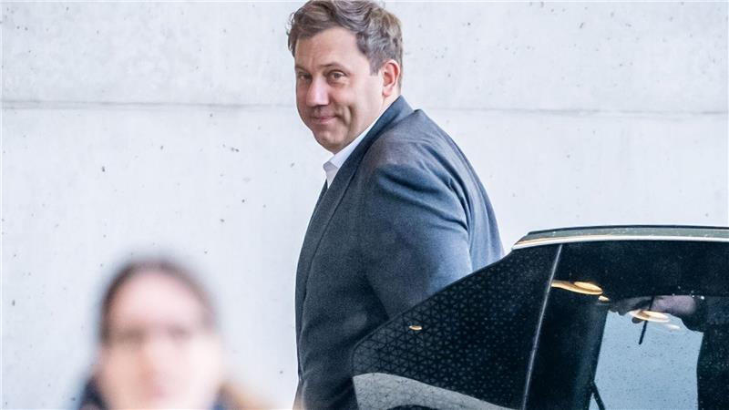 1.000-Euro-Prämie gekippt - Reform-Fahrplan beschlossen Die Ministerien sollen Finanzminister Klingbeil Sparkonzepte vorlegen.