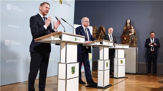 Die Ministerpräsidenten Michael Kretschmer (Sachsen) und Stephan Weil (Niedersachsen) informieren über die Ergebnisse der Ministerpräsidentenkonferenz.