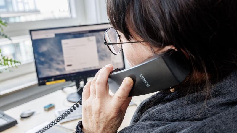 „Die Zahlen sind eindrucksvoll“ – Mehr Anrufe bei der Telefonseelsorge Die Mitarbeiter bei der Telefonseelsorge arbeiten ehrenamtlich rund um die Uhr.