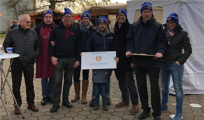 Die Mitglieder des Rotary Clubs Neu Wulmstorf steckten viel Arbeit und Liebe in die Ausrichtung des „Budenzaubers“ an der Bahnhofstraße.