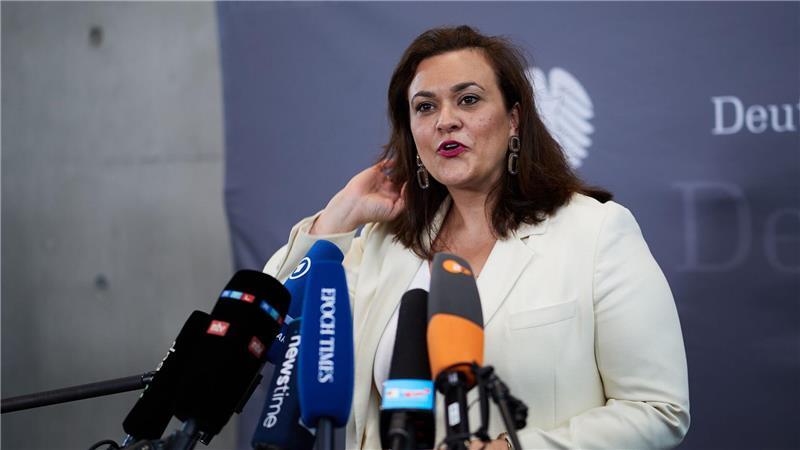 Corona-Kommission des Bundestags gestartet Die Mitglieder wählten Franziska Hoppermann (CDU) einstimmig als Vorsitzende.