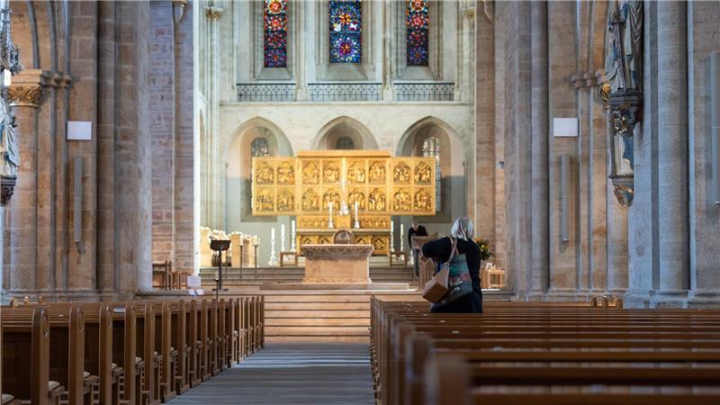 Die Mitgliedszahlen der Kirchen sind weiter zurückgegangen, auch wenn die Austrittszahlen sich überwiegend verringert haben. (Archivbild)