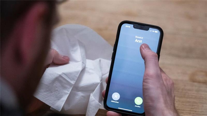Die Möglichkeit zur telefonischen Krankschreibung erleichtere die Praxisabläufe und helfe auch den Patienten, so der Hausärzteverband.