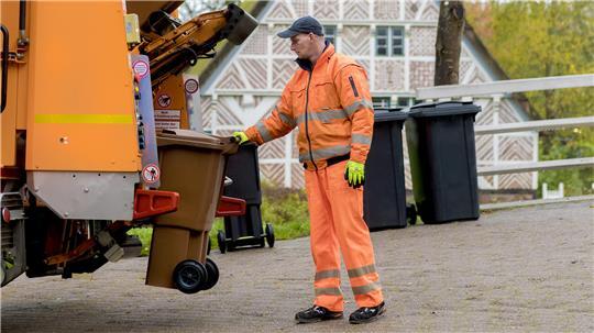Die Müllgebühren steigen ab 2027. Das liegt unter anderem an den gestiegenen Personalkosten.