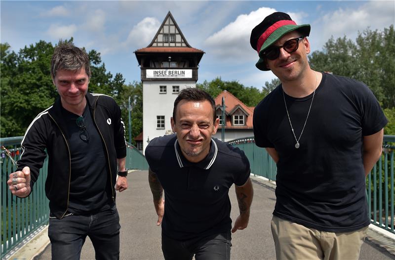 Die Musiker Bernd Kurtzke, Peter Baumann und Arnim Teutoburg-Weiß (von links im Bild) von der Band Beatsteaks. Symbolfoto Britta Pedersen/dpa