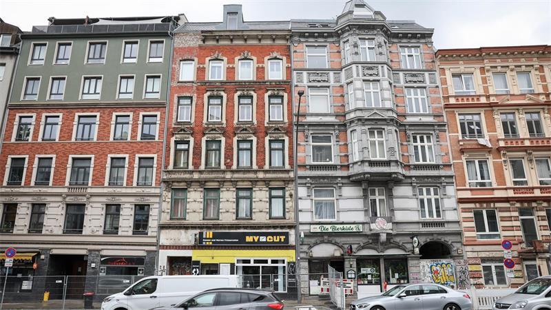 Die Nachbarn des vom Teilabriss betroffenen Hauses in Hamburg-Altona können wieder zurück in ihre Wohnungen. (Archivbild)