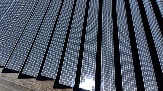 Die Nachfrage nach Anschlüssen für Erneuerbare Energien und Batteriespeichern ist sprunghaft gestiegen. (Archivbild)
