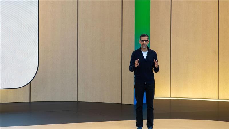 Google lässt KI-Muskeln spielen Die Nachfrage nach KI-Angeboten übersteigt laut Google-Chef Pichai die Kapazitäten.