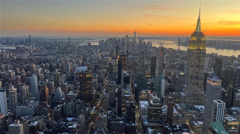 Teure beste Aussicht - New Yorks Wolkenkratzer im Wettbewerb Die Nacht legt sich über New York.