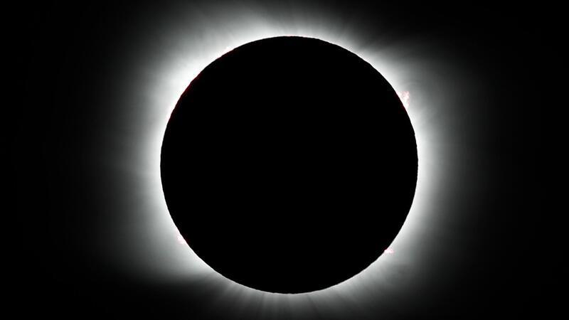 Die Nasa misst die Sonnenfinsternis unter anderem mit Flugzeugen und Ballons (Illustration).