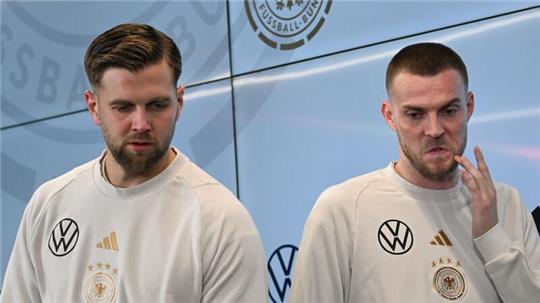 Die Nationalspieler Niclas Füllkrug (l) und Marvin Ducksch sind wieder vereint.