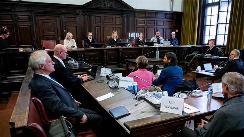 Die Nebenklage gab eine Erklärung zu Blocks Aussage ab.