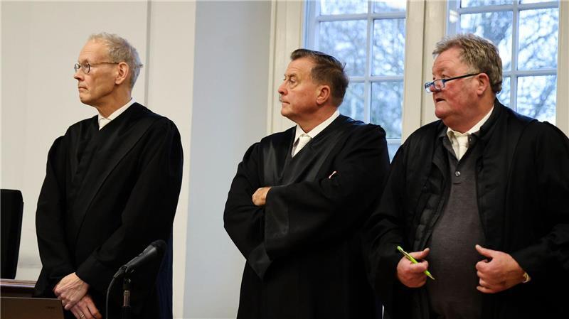 Die Nebenklage geht von mehreren Taten aus.