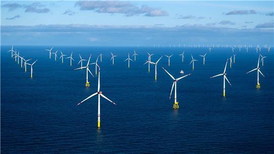 Die Neuregelung für die Besteuerung von „gemeindefreien Gebieten“ wie Offshore-Windparks gilt in Niedersachsen von 2026 an. (Archivbild) 
