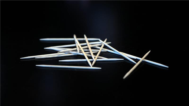 Neuer Trend? Wie Experten Nikotinzahnstocher einschätzen Die Nikotinprodukte sind optisch kaum von normalen Zahnstochern wie diesen zu unterscheiden. (Symbolbild)