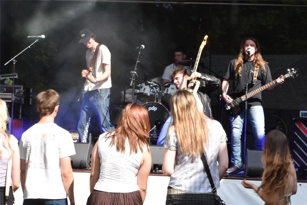 Die NoNames spielten zum ersten Mal auf dem Buxtehuder Altstadtfest und sind mus...