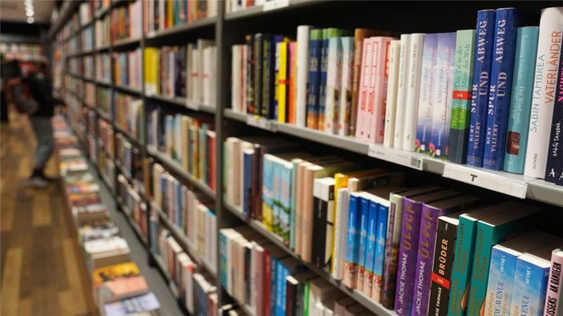 Hamburg zeichnet Novelle als Buch des Jahres aus Die Novelle „Ich kann dich noch sehen (an diesen Tagen)“ von Simoné Goldschmidt-Lechners wird in Hamburg Buch des Jahres. (Archivbild)