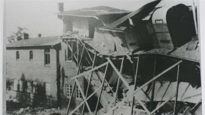 Die Nudelfabrik Birkel kurz nach der Bombardierung im April 1945.