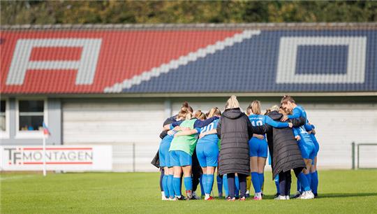 Die Oberliga-Frauen von der SV Ahlerstedt/Ottendorf vor einem Spiel