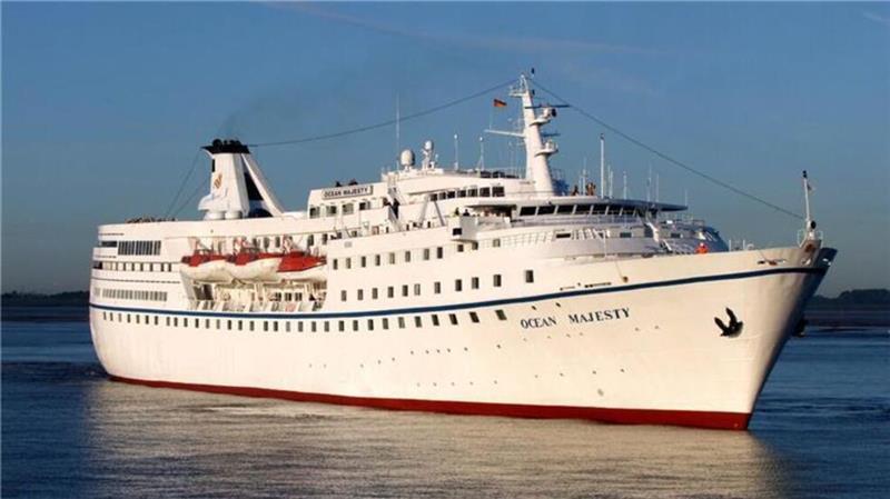 Die „Ocean Majesty“ vor der Bremerhavener Columbuskaje.
