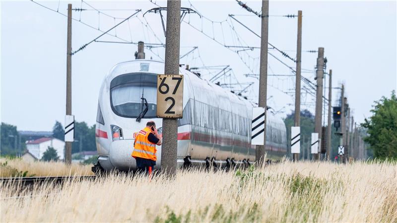 Die Opfer sind den Angaben nach leicht verletzt. 