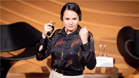 Die Oppositionsführerin Swetlana Tichanowskaja aus Belarus nahm 2020 an einer Panel-Diskussion der Deutschen Gesellschaft für Osteuropakunde in Berlin teil. (Archivfoto)