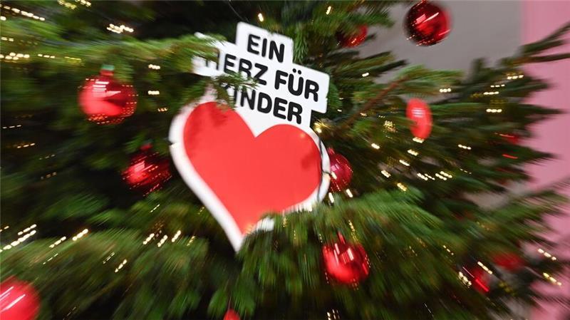 Die Organistation  „Ein Herz für Kinder“ gibt es seit mehr als 45 Jahren. (Archivbild)