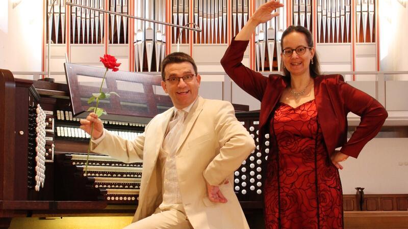 „Die Orgel tanzt“ - wenn das Orgel-Duo Carsten und Iris Lenz in der St.-Johannis-Kirche in Oederquart musiziert.