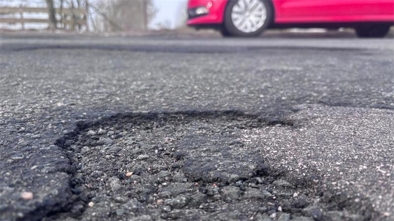 Schlechter Untergrund bremst L124-Sanierung in Harsefeld Die Ortsdurchfahrt Hollenbeck der Landesstraße L124 ist seit Jahren in einem schlimmen Zustand. Sie soll 2027 saniert werden.