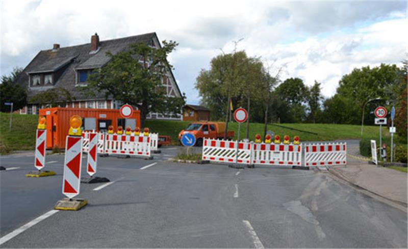 Die Ortsdurchfahrt Mittelnkirchen ist bis zum 3. September voll gesperrt. Foto Tiemann